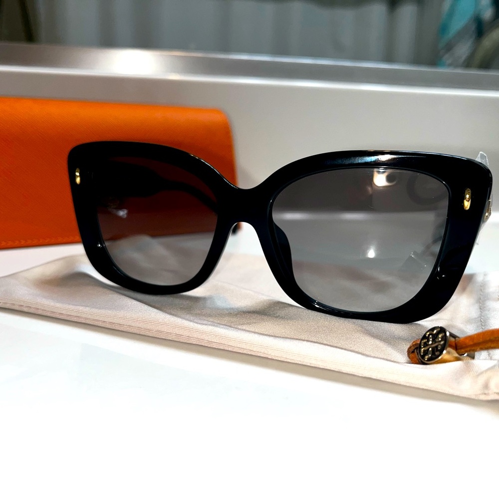 NEW! Tory Burch Sunglasses